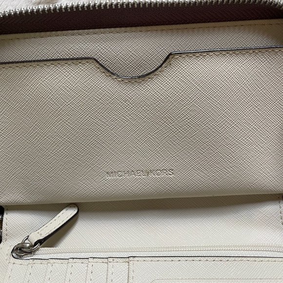 Michael Kors - Picture 3 of 6